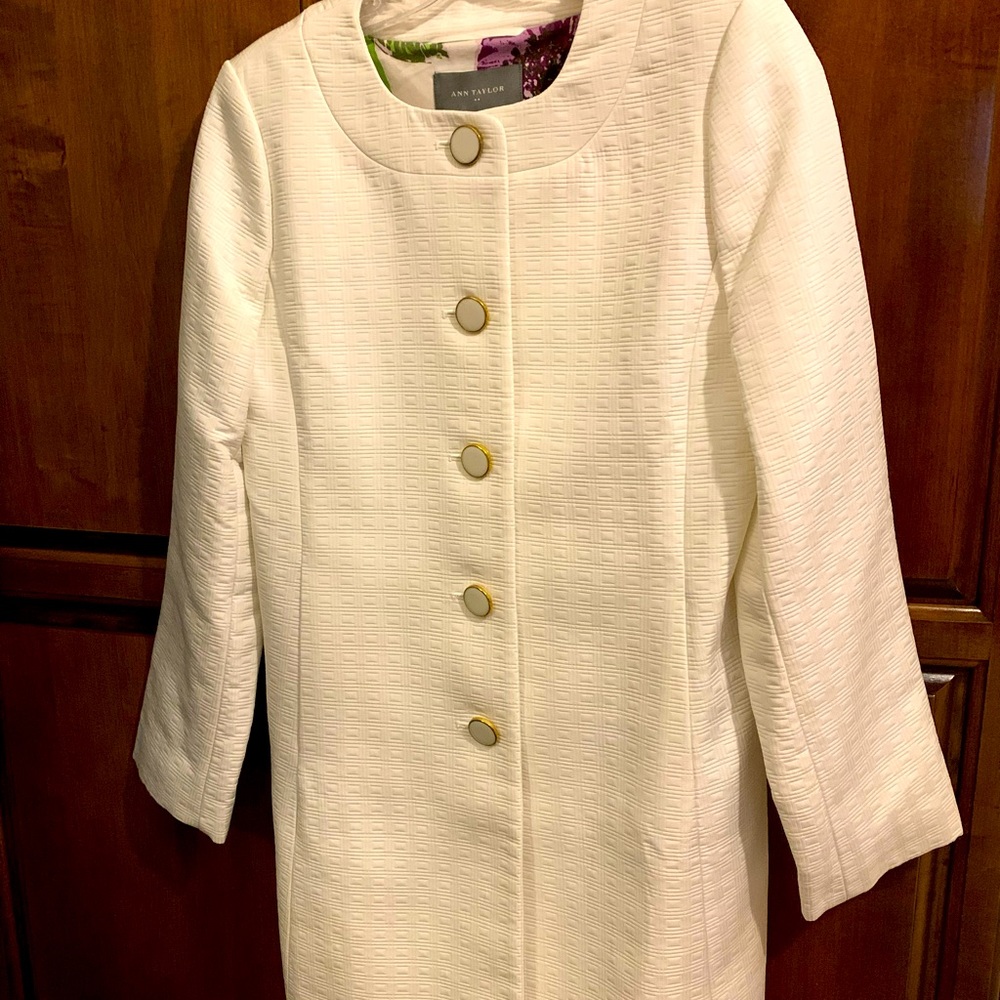 Brand NWT Ann Taylor Coat Size 2